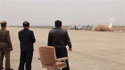 كيم جونج أون يشرف شخصيا على اختبار المسيرات المتفجرة 