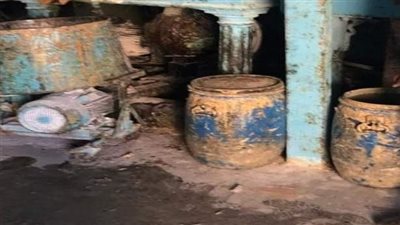 ضبط مصنع طحينة غير مرخص بالصف ومصادرة مواد خام مجهولة المصدر