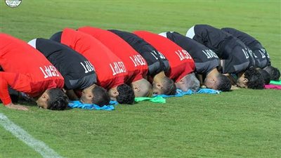 المنتخب يؤدي صلاة الجمعة بفندق إقامته بعاصمة كاب فيردي 