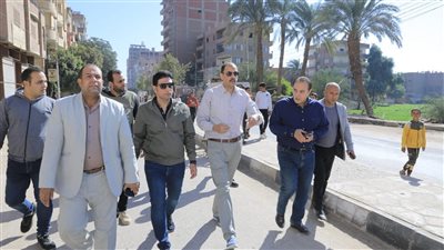 محافظ سوهاج يوجه بفحص الوضع القانوني لحالات بناء خلال جولته بأخميم 