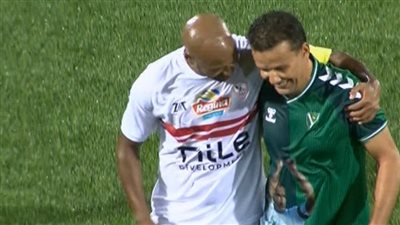 خالد حسين يغادر مباراة اعتزاله بين الزمالك والنصر الليبي 