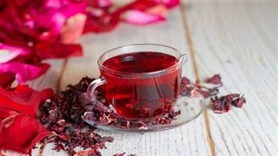 فوائد الكركديه الساخن، يساعد على الاسترخاء ويحمي من أمراض عدة