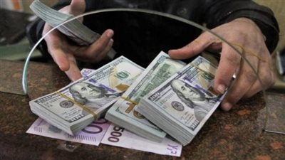 جريمة في حق الوطن، خبير اقتصادي يكشف سر الحصيلة الدولارية للمصدرين 