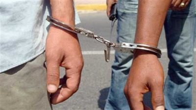 مزاح تحول لمشاجرة دامية، ضبط المتهم بقتل صديق نجله وإصابة شقيقه في أوسيم