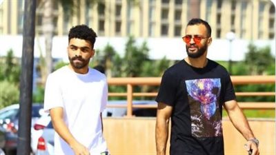 أغضبت جماهير الأهلي وطالبت بطرده، حقيقة صورة خالد عبد الفتاح ومروان حمدي