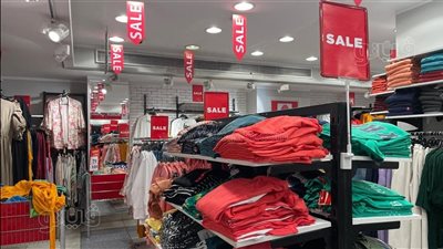 تصل لـ 50%، شعبة الملابس تكشف أبرز تخفيضات الجمعة البيضاء وتقدم نصيحة للمواطنين