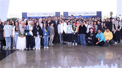 وزير الاتصالات يشهد حفل تخريج الدفعة الأولى من أكاديمية الأمن السيبرانى 