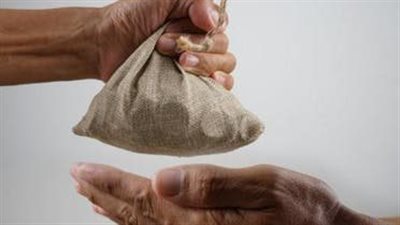 صانع محتوي جزائري يحتال لجمع الأموال بزعم الأعمال الخيرية