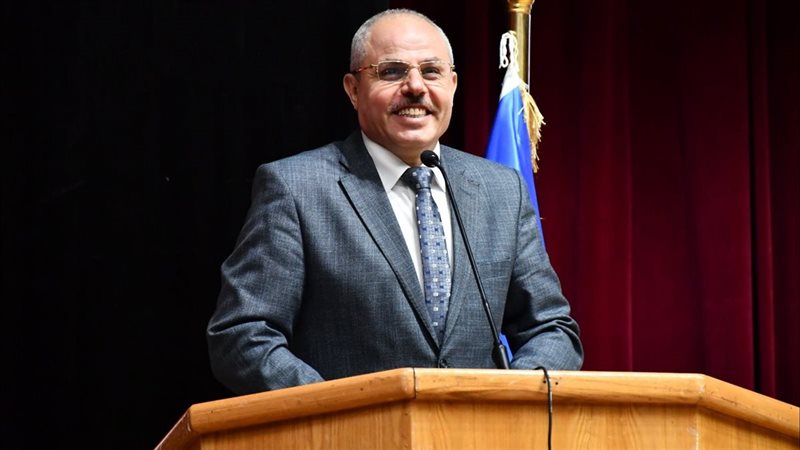 الدكتور ناصر مندور