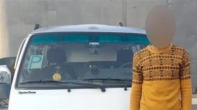 ضبط قائد سيارة ميكروباص لأداء حركات استعراضية في دمياط