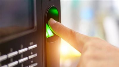 كليات الأزهر تبدأ تفعيل نظام البصمة للطلاب.. الجامعة تشترط حضور 70% من المحاضرات لدخول الامتحانات.. واستثناء أصحاب الأعذار الطبية والاجتماعية من القرار