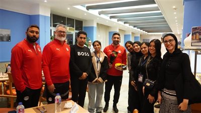 اللجنة المنظمة لتصفيات شمال إفريقيا لكرة القدم تحتفل بعيد ميلاد إسلام الشاطر (فيديو)