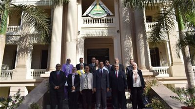 رئيس جامعة بنها يستقبل فرق الاعتماد البرامجي لضمان جودة التعليم 