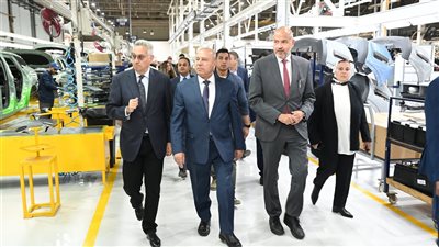 نائب رئيس الوزراء يشهد إطلاق سيارة إكسيد المنتجة في مصر (صور)