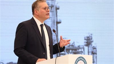  وزير البترول يعلن حزمة زيادات لتحسين أوضاع العاملين بالقطاع