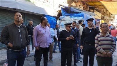 حملة مكبرة لإزالة الباعة الجائلين بمنطقة المنشية في الإسكندرية