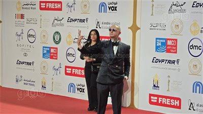 أحمد الفيشاوي يثير الجدل على ريد كاربت 