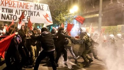 25 ألف شخص يتظاهرون في اليونان ويحرقون العلمين الأمريكي والإسرائيلي دعما لـ غزة (فيديو)