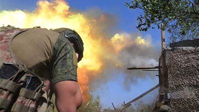 وزير خارجية فرنسا: موقفنا ثابت بشأن توجيه ضربات للعمق الروسي