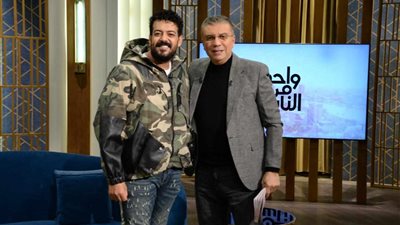 في أول ظهور بعد وفاة ابنه، إسماعيل الليثي ضيف 