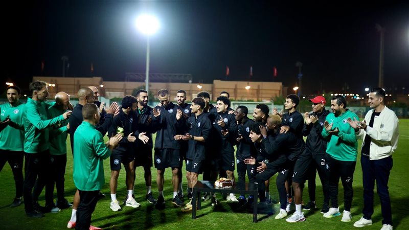 بيراميدز، فيتو