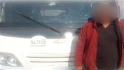 القبض على قائدي سيارتين للسير عكس الاتجاه في عين شمس 