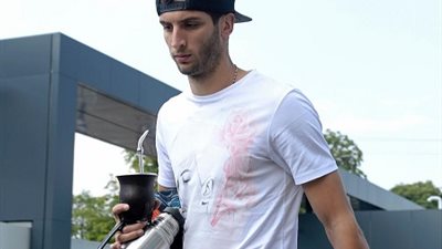 نكتة عنصرية تورط لاعب توتنهام في عقوبات قاسية من الاتحاد الإنجليزي 