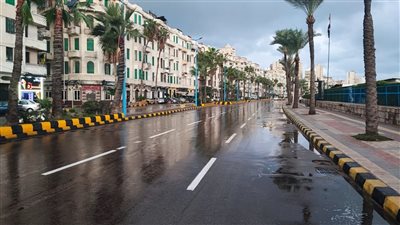 15 صورة ترصد سقوط الأمطار فى أول أيام نوة المكنسة بالإسكندرية 