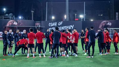 فقرة فنية للاعبي الأهلي خلال مران اليوم استعداد لمواجهة الاتحاد بالدوري