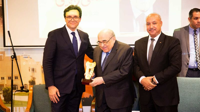  تكرم الدكتور مصطفى
