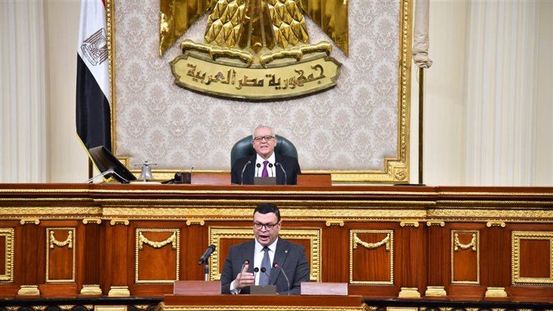 وزير الإسكان أمام