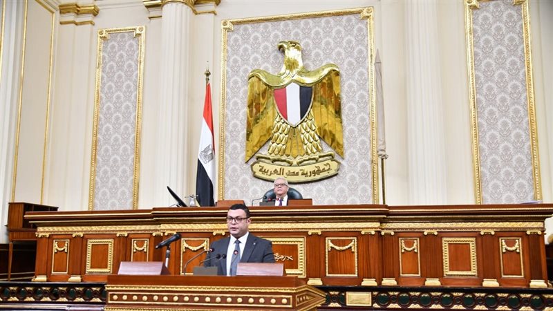 وزير الإسكان أمام