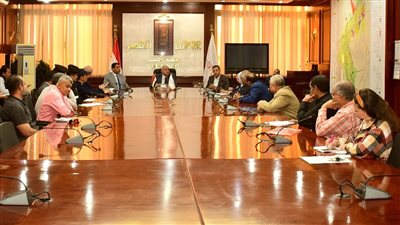 محافظ الأقصر يبحث الاستعدادات النهائية للاحتفال بالعيد القومي 