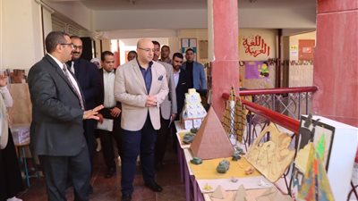 محافظ بني سويف يتابع سير الدراسة بالمدرسة المصرية اليابانية بشرق النيل