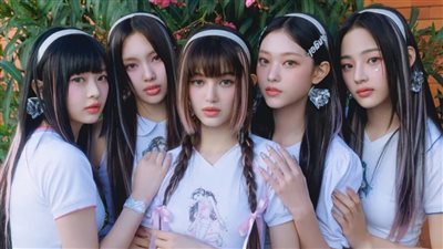 فرقة NewJeans تهدد بفسخ عقدها مع شركة HYBE لهذا السبب