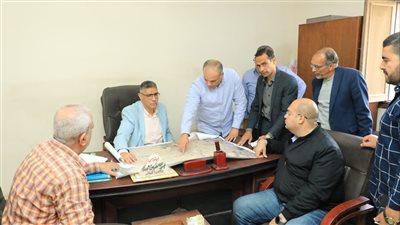 محافظ الجيزة يستمع لمشاكل المستثمرين وأصحاب المصانع بعرب أبو ساعد بالصف