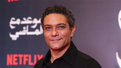 يعرض قريبا، نتفليكس تروج لمسلسل موعد مع الماضي 