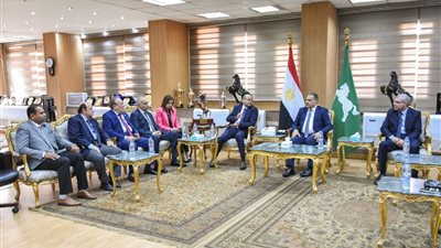 محافظ الشرقية يستقبل رئيس مجلس إدارة البورصة المصرية