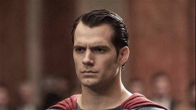 جيمس جان يكشف سبب تغير شكل بدلة SUPERMAN