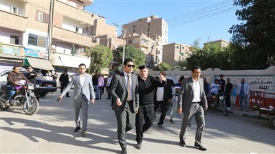 محافظ سوهاج يتفقد الشوارع ويتابع مستوى الخدمات المقدمة للمواطنين 
