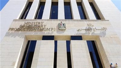 وزير الإنتاج الحربي يلتقي ممثلي شركة زيد العمانية لبحث التعاون المشترك 