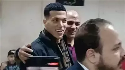  رفع التحفظ على إمام عاشور والسماح له بمغادرة المحكمة (صور) 