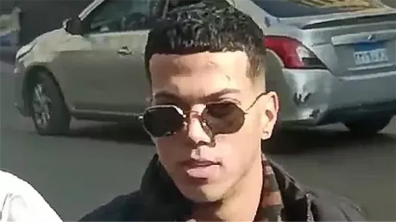 امام عاشور، فيتو