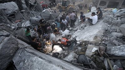 إسرائيل تكثف هجماتها على سكان شمال غزة وتجبرهم على النزوح 