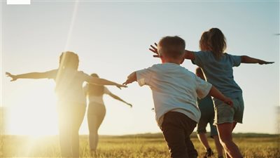 في يومهم العالمي، حكماء المسلمين: حماية الأطفال مسؤولية دينيَّة وواجب أخلاقي