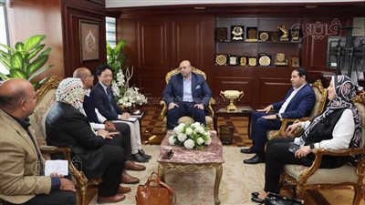 محافظ بني سويف يبحث إنشاء 4 مدارس يابانية بقرى 