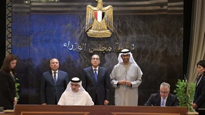 لتطوير منطقة صناعية شرق بورسعيد، مدبولي يشهد توقيع اتفاقية بين قناة السويس وموانئ أبو ظبي 