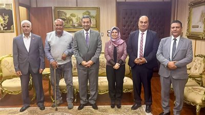 محافظ دمياط يلتقى رؤساء الأندية الرياضية