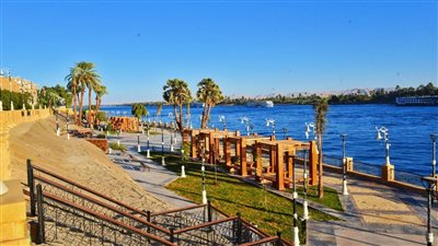 بتكلفة 60 مليون جنيه، انتهاء أعمال المرحلة الأولى لمشروع تطوير كورنيش أرمنت بالأقصر (صور)