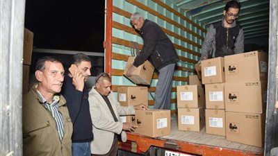 وصول 1486 جهاز تابلت لتسليمها لطلاب الصف الأول الثانوي بالوادي الجديد 